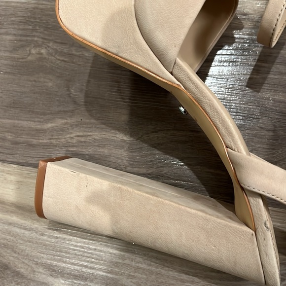 Venita Aspen for Gianni Bini - Suede Tan Platform Sandals - Picture 5 of 16